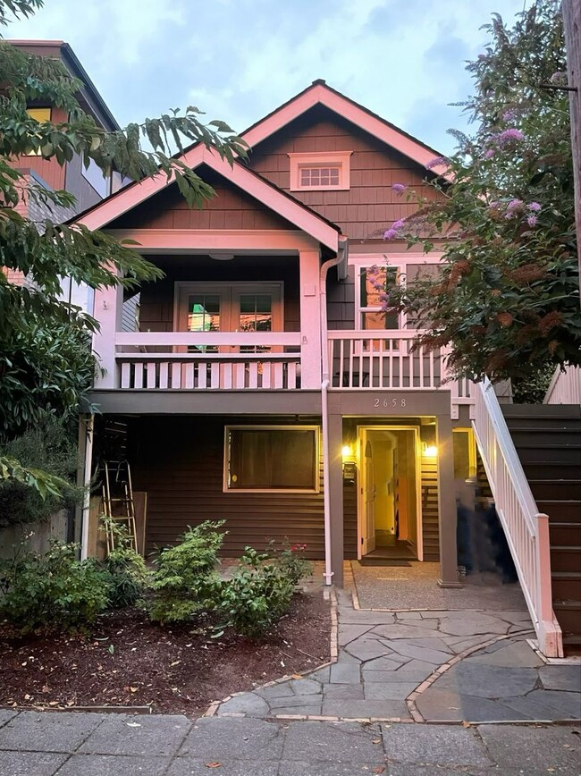 Queen Anne Charmer 3bed 2bath + office home - Queen Anne Charmer 3bed 2bath + office home