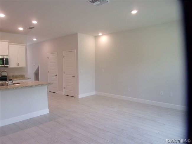 Photo - 215 Bittern Lp