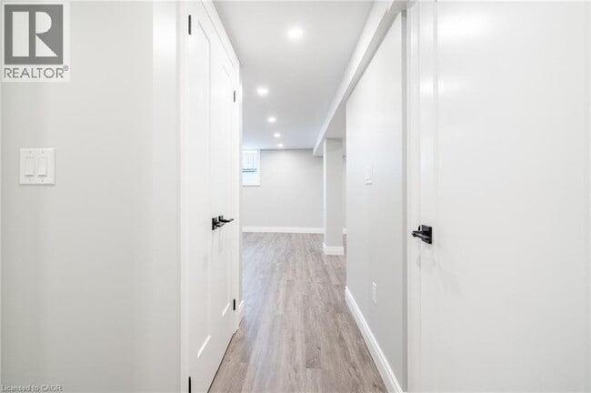 Photo - 5482 Randolph Crescent