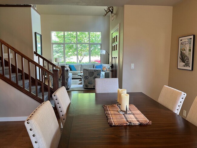 Photo - Adorable Furnished River Lakes Townhouse