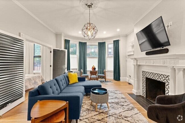 Building Photo - 473 Beacon St Unit 5 Rental