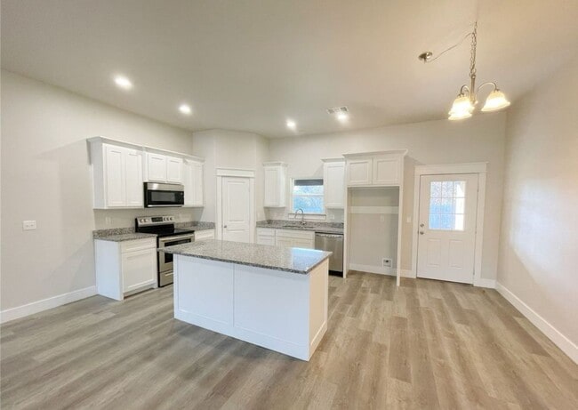 Photo - Charming 4bd 2ba in Silo School District