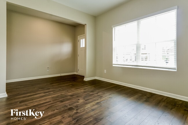 Photo - 229 Park View Cir