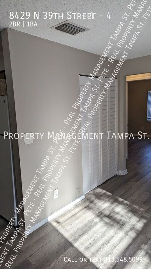 Photo - 8429 N 39th St