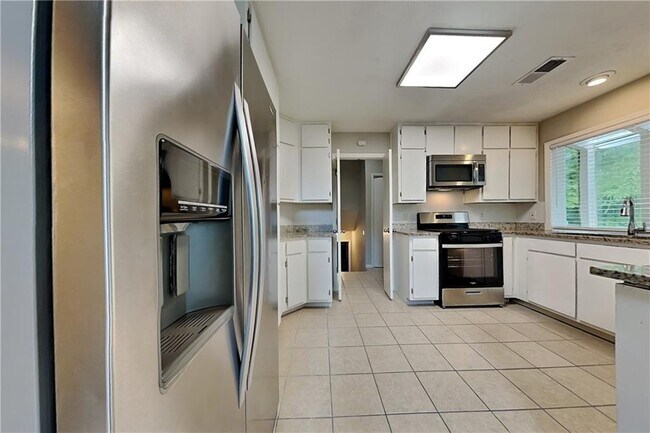 Photo - 5142 Manitou Way SW