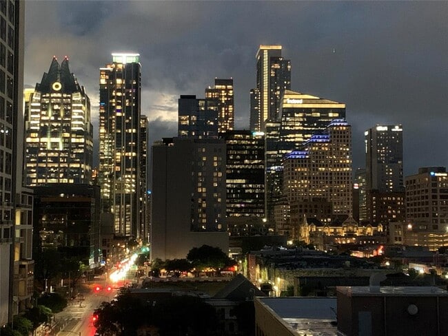 Photo - 507 Sabine St Unit 704