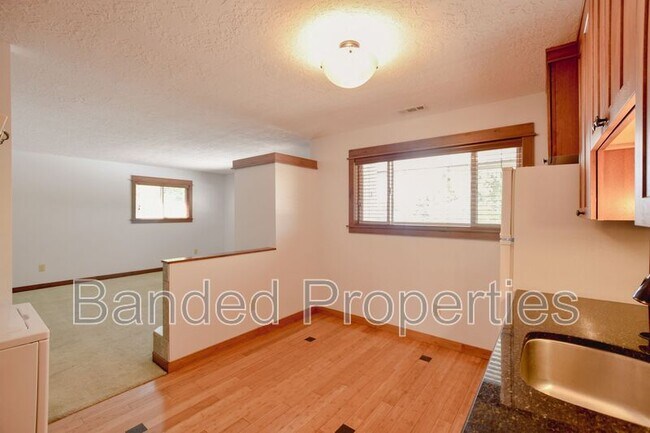 Photo - 5800 Main Point Blvd