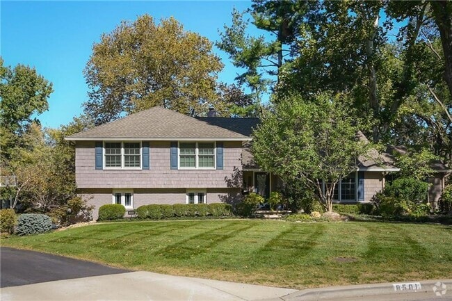 Building Photo - Rare lease opportunity in Leawood + Spacio... Rental