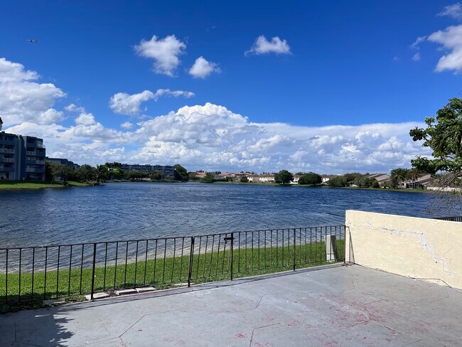 Patio - Lake View - 9137 Fontainebleau Blvd