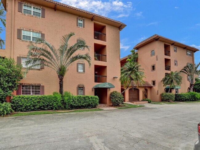 Photo - 620 Tennis Club Dr Unit 304