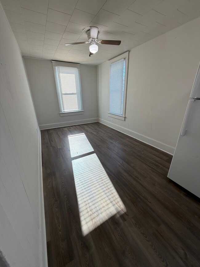 Photo - 304 Ewing Ave