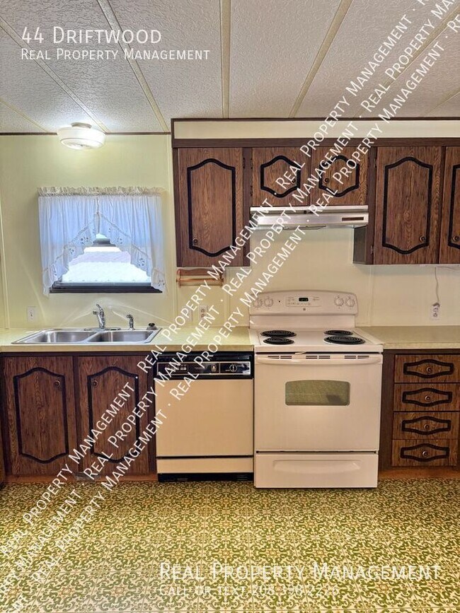 Photo - 44 Driftwood-