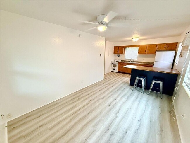 Photo - 1135 Highland St N Unit 3