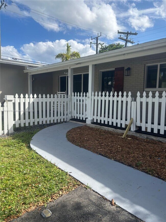 Photo - 2002 NE 43rd St