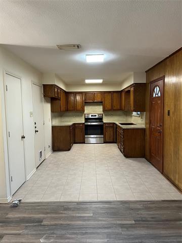 Photo - 408 Renfro St