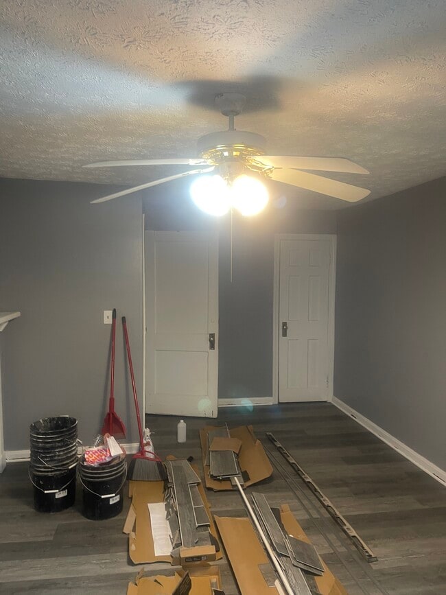 Photo - 12417 Watterson Ave