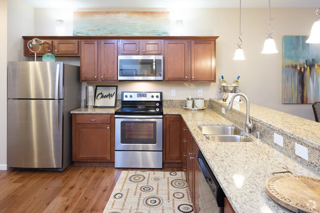 Stainless Steel Appliances - The Villages of Independence Rental