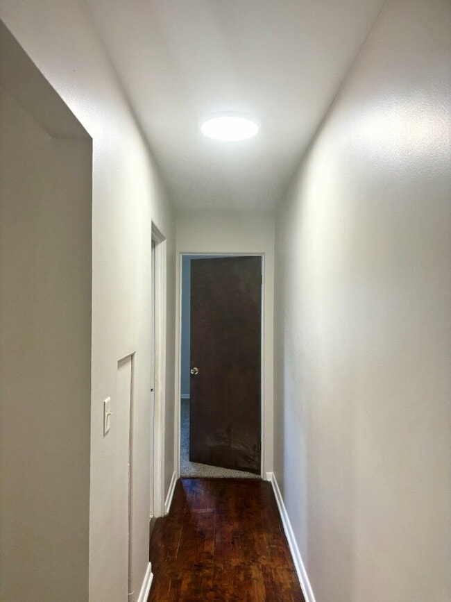 Photo - "Charming Saginaw Duplex: Spacious 2-Bedroom Haven with Gleaming Hardwood Floors!"