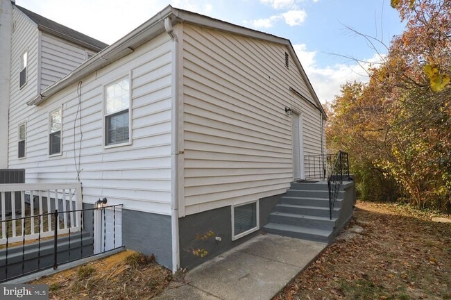 Photo - 46670 Midway Dr