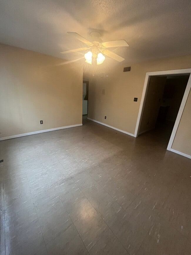 Photo - 516 Summit St Unit 3 s available