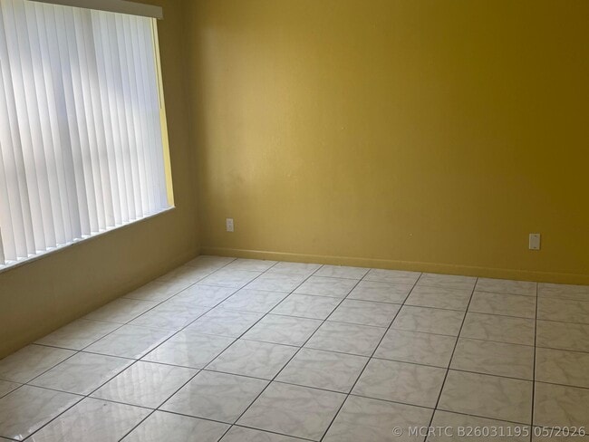 2511 NW 56th Ave Unit 111