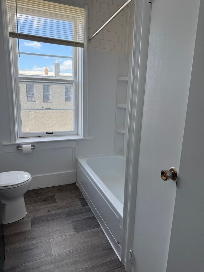 Photo - 202 1/2 S Madison - Richmond Unit Apt 2