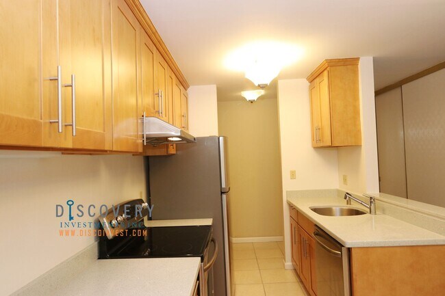 Photo - Pending! Centrally Located Contemporary Condo