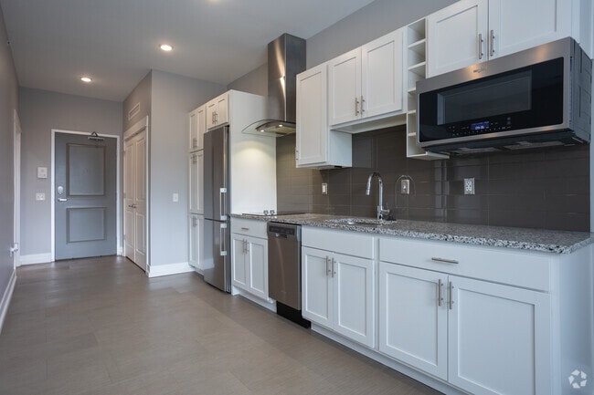 1BR, 1BA - 431SF - Kitchen
