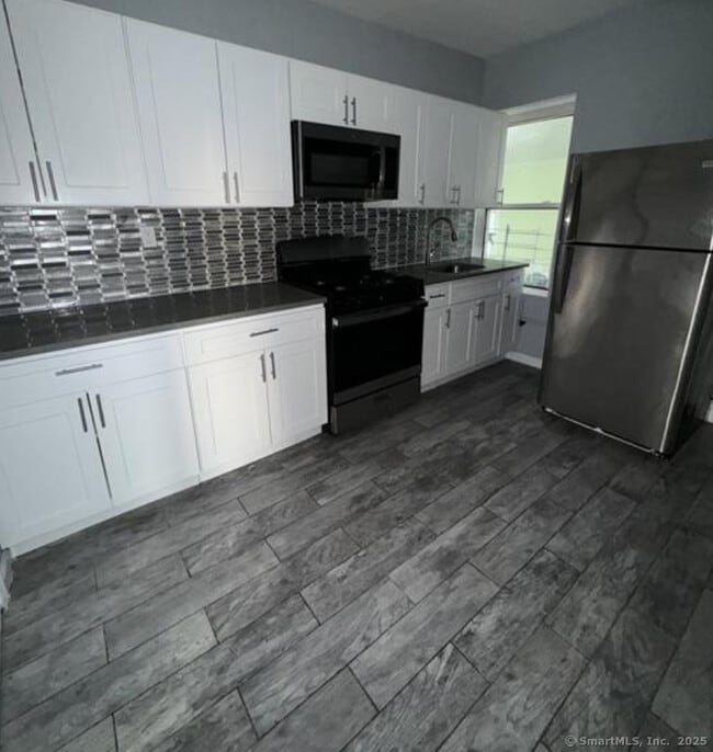Building Photo - 1220 Pembroke St Unit 3L Rental