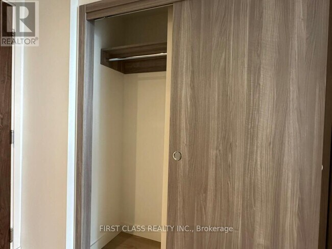 Photo - 27 McMahon Dr Unit 1003