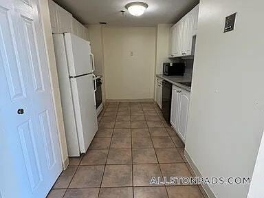 Photo - 15 N Beacon St Unidad 905