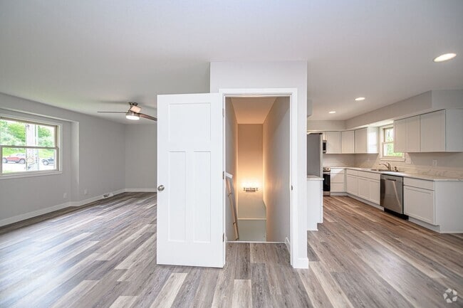 Building Photo - UTILITIES INCLUDED! GEORGETOWN Duplex - SW... Rental