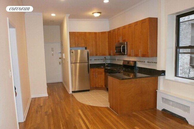Photo - 152 E 35th St Rental