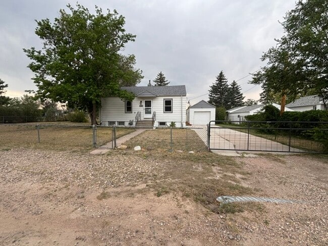 Building Photo - 2102 S 3rd Ave