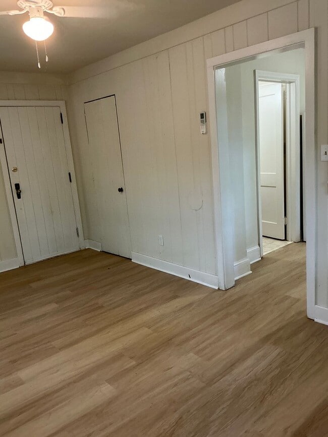 Photo - 1 Bedroom/ 1 Bath Cottage off Prince Avenue! Available soon!