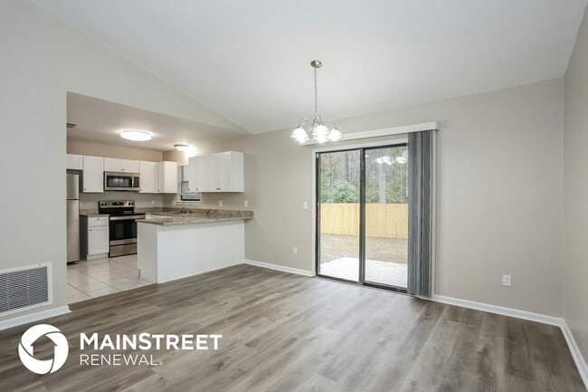 Photo - 1541 Kingfisher Ln N