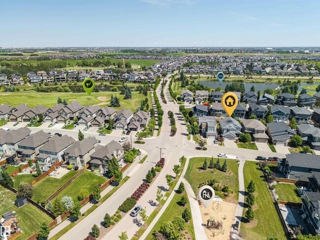 Photo - 1305 Hainstock Way SW