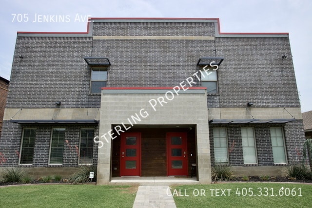 Building Photo - 705 S Jenkins Ave