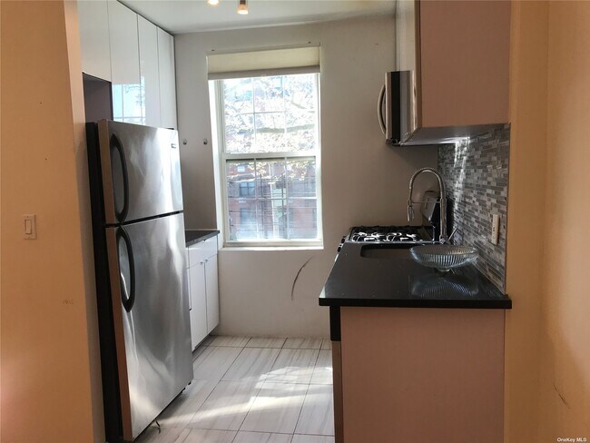 Photo - 208-9-208-41 41st Ave Unit 2