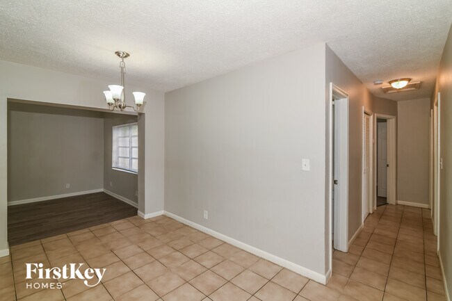 Photo - 161 NE 20th St