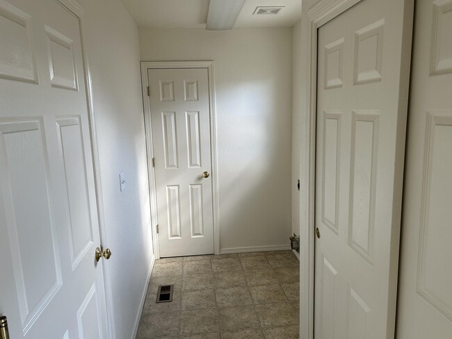 Photo - 954 Woodhaven Dr