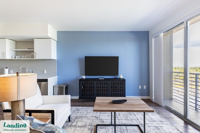 Photo - 200 NE 1st Ave Unidad 711.1412289