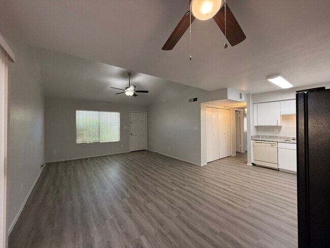 Photo - Renovated Glendale 3 Bedroom Condo with New Flooring
