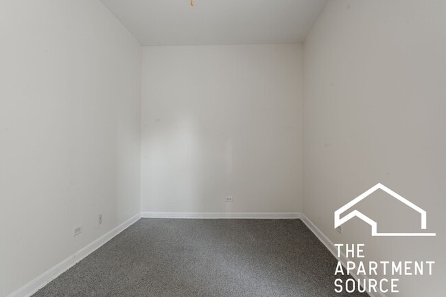 Photo - 2424 N Greenview Ave Unidad 1F