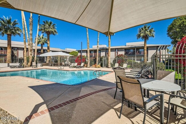 Building Photo - Luxury and Resort like Living at Scottsdale Park Place!!! Tile throughout, light, bright and Pri...