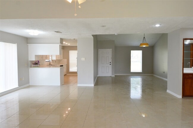 Photo - 10127 Sagegate Dr
