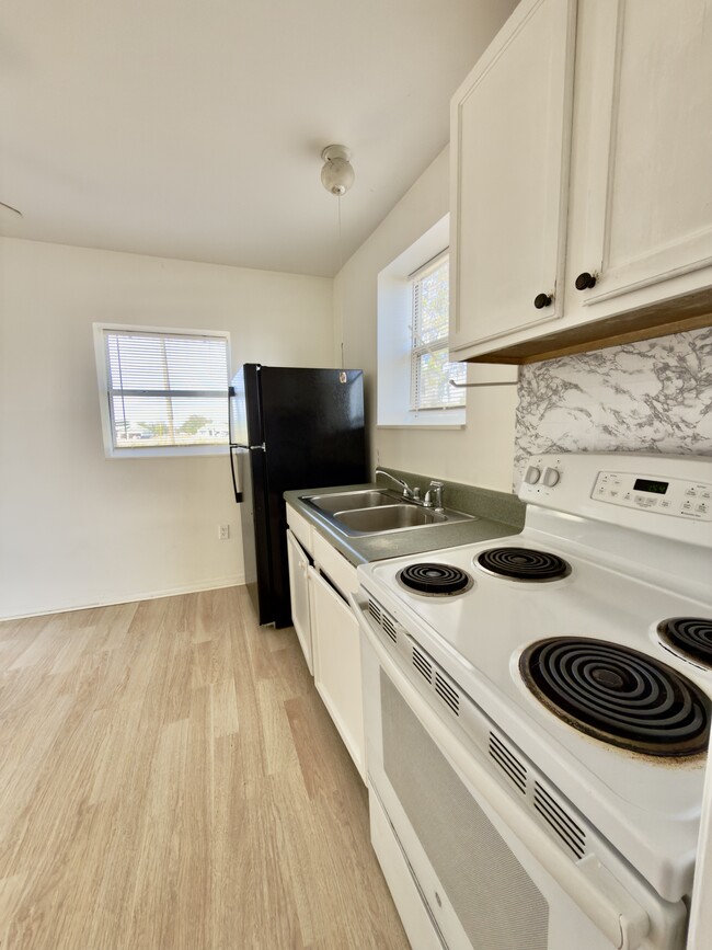 Photo - 12844 Florida Ave