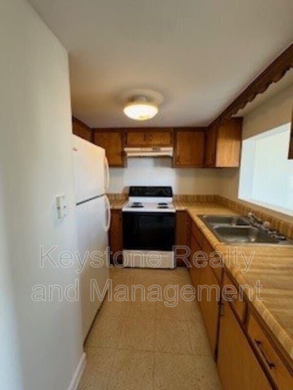 Photo - 915 Gabby Ln