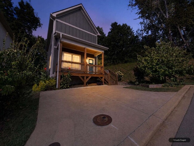 Photo - 2 Bed/2.5 Bath Home for Rent in Weaverville, NC