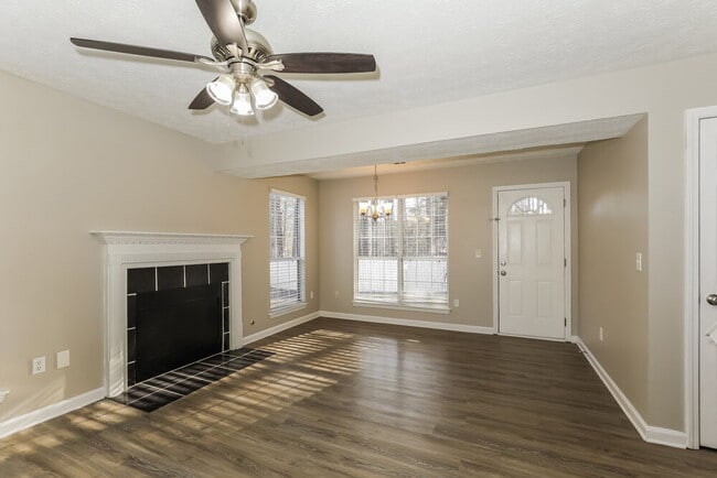 Photo - 7196 Williamsburg Dr